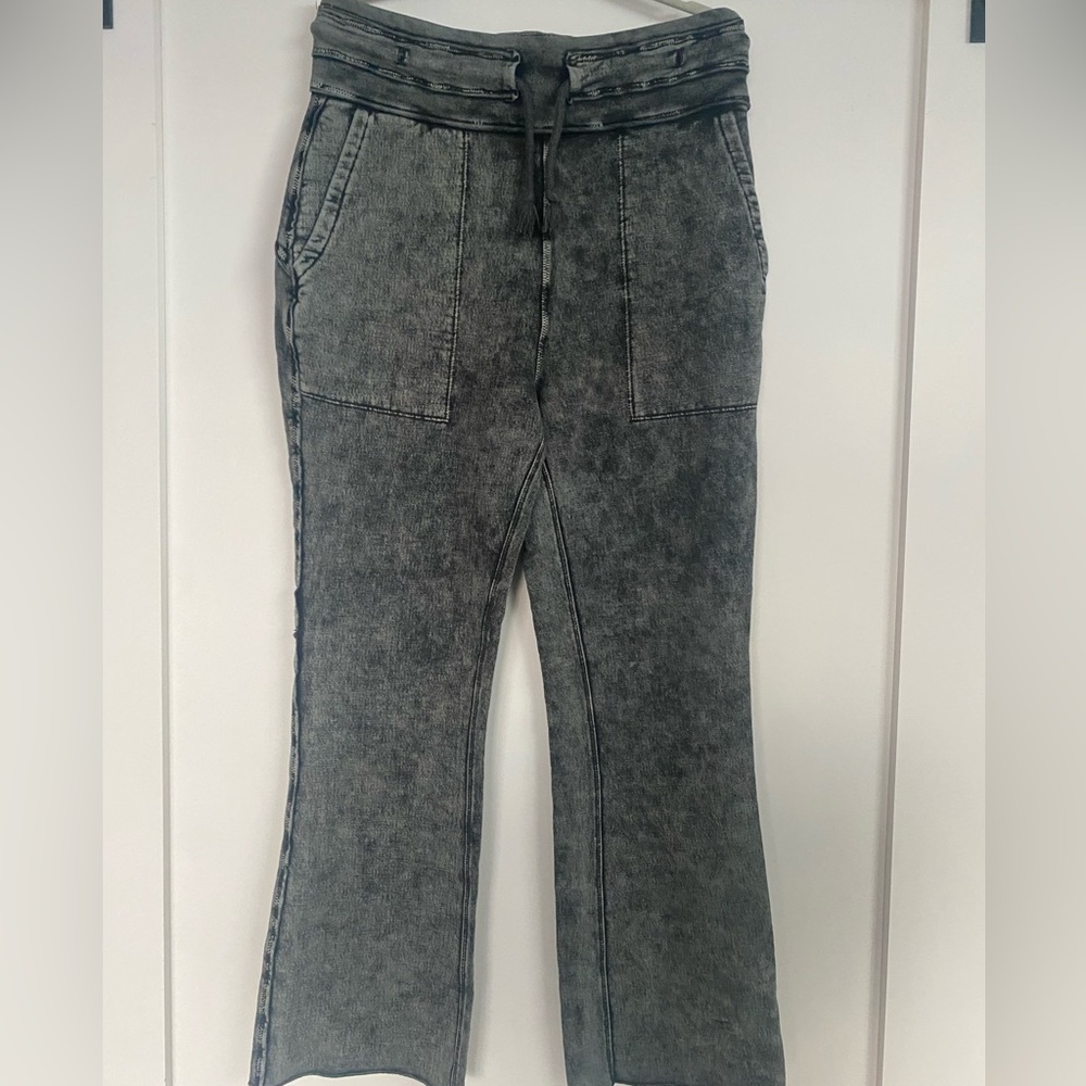 FREE PEOPLE Movement Pants Gray semi Flair Leg